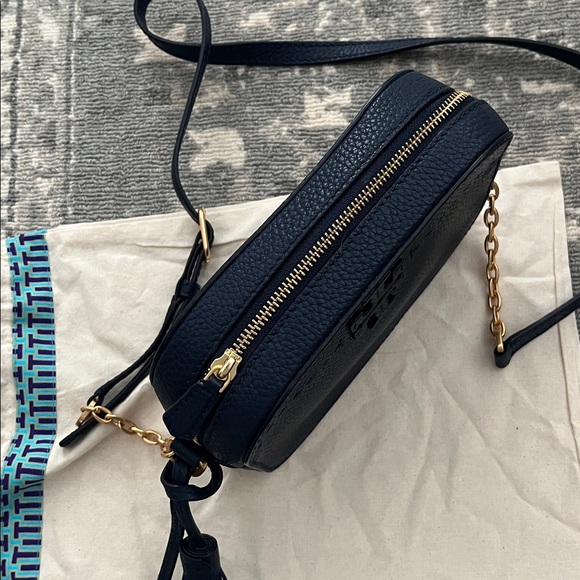 Tory Burch | McGraw Camera Bag | Royal Navy | like new ✨ - Picture 8 of 11